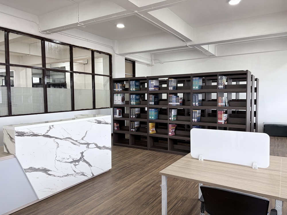Perpustakaan & Ruang Baca